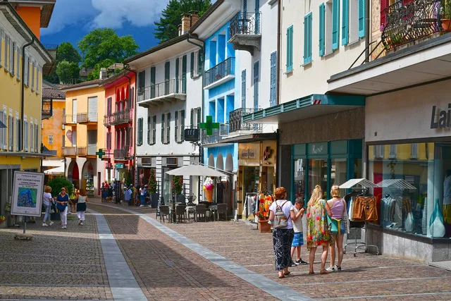 switzerland, street, city, city life, shops, shopping, stores. Évaluer l'intensité concurrentielle avec les données de l'OFS : créations et fermetures d'entreprises